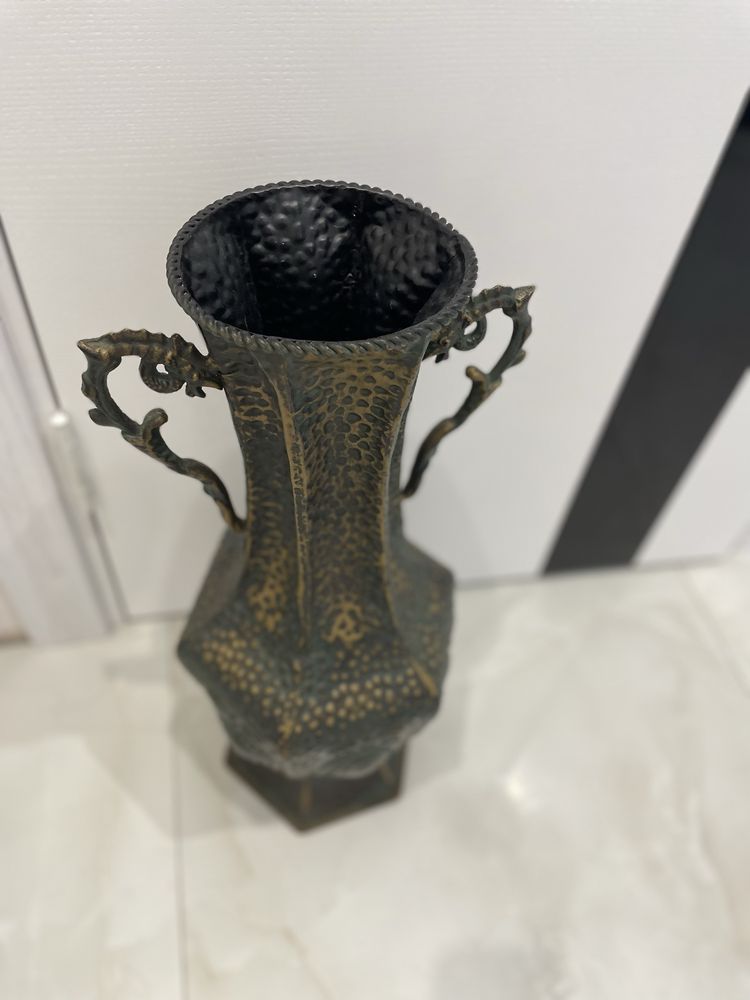 Декоративная ваза Амфора