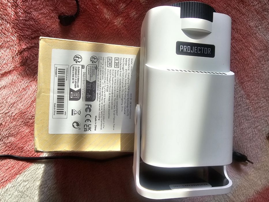 портативний проектор HY320mini