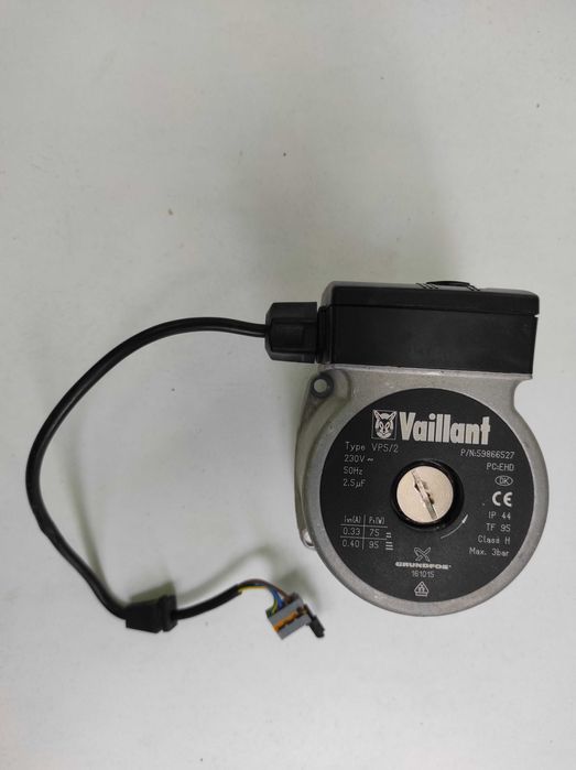 Котел Vaillant vuw int 282/2 turbo Запчасти. Разборка. Запчастини