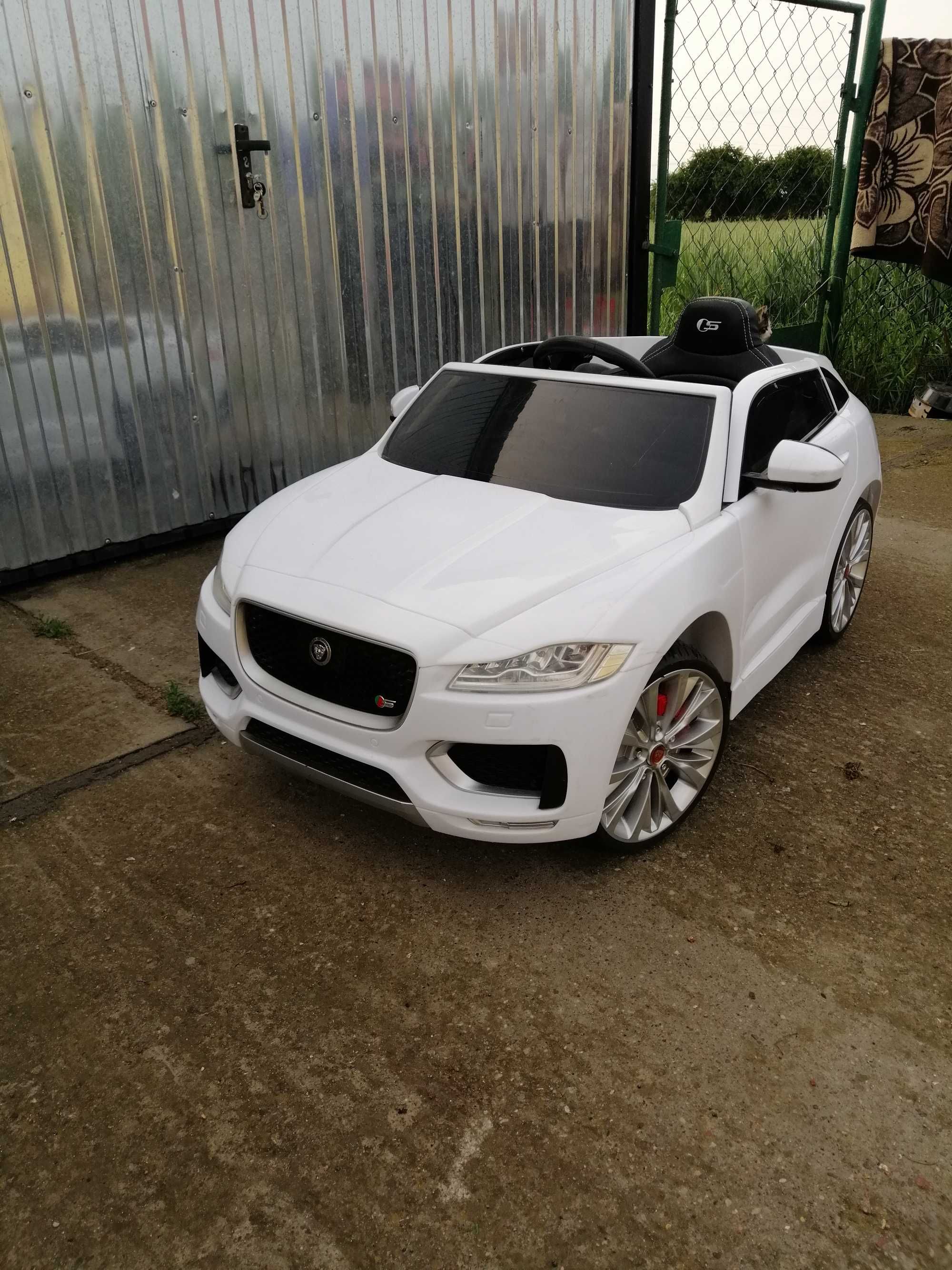 Autko na akumulator dla dzieci Jaguar F-Pace