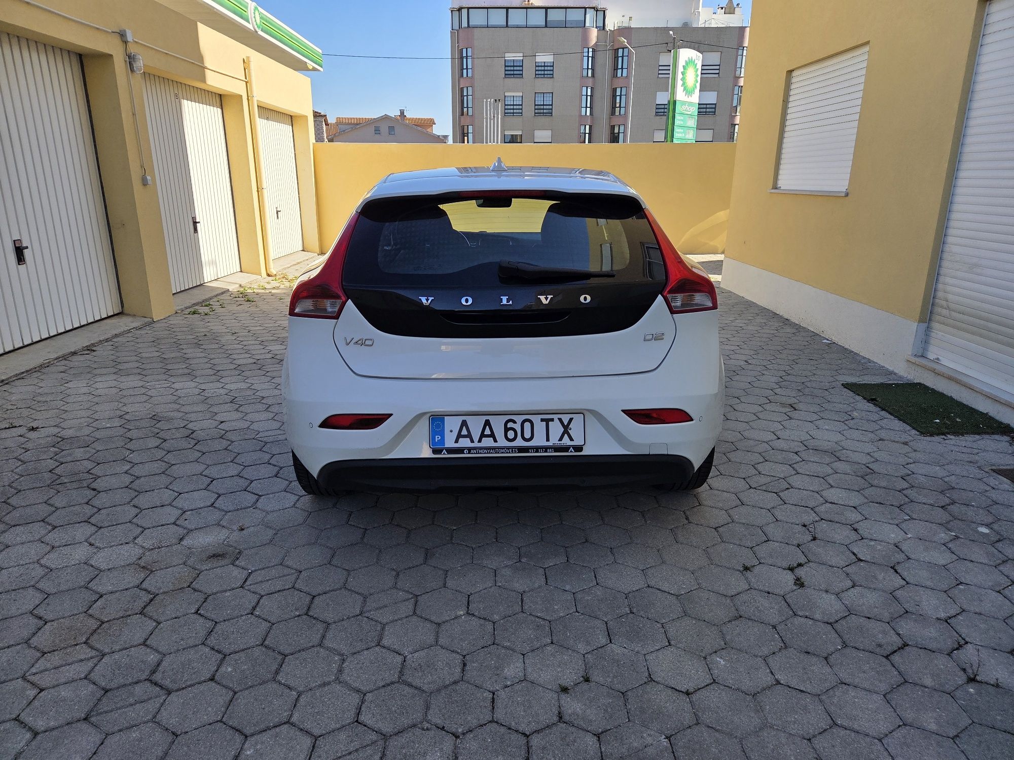 Volvo V40 D2 2014 com 181900Km