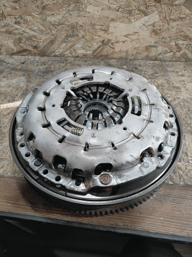 Маховик демпферний BMW X-1/X-3/F-10(E-83-84)