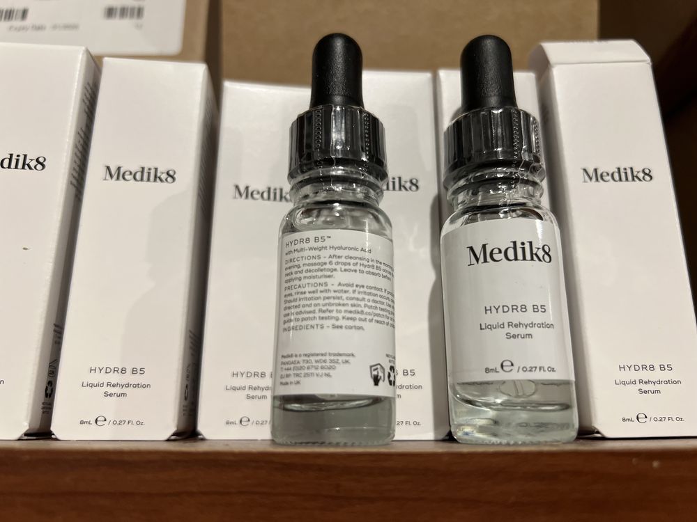Medik8 HYDR8 B5 зволожувальна гіалуронова сироватка