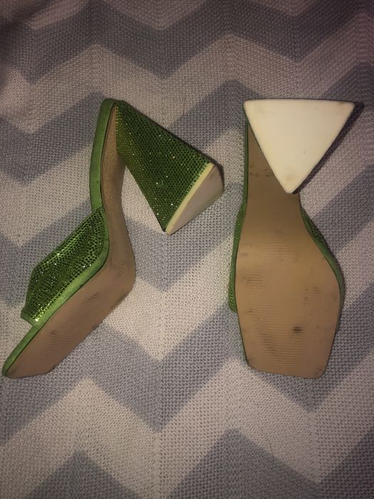 Босоніжки зелені замша