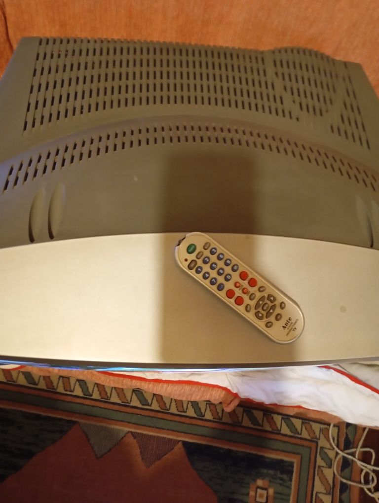 70€ TV Philips 70 polegadas secom comando de a funcionar 100°