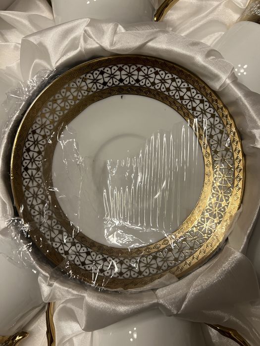 Nowy zestaw eleganckich porcelanowych filiżanek