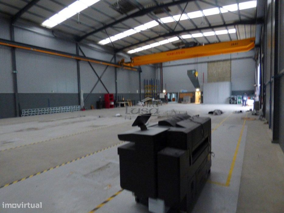 Armazém para Arrendamento  Olival, Vila Nova de Gaia; Acessos à EN2...