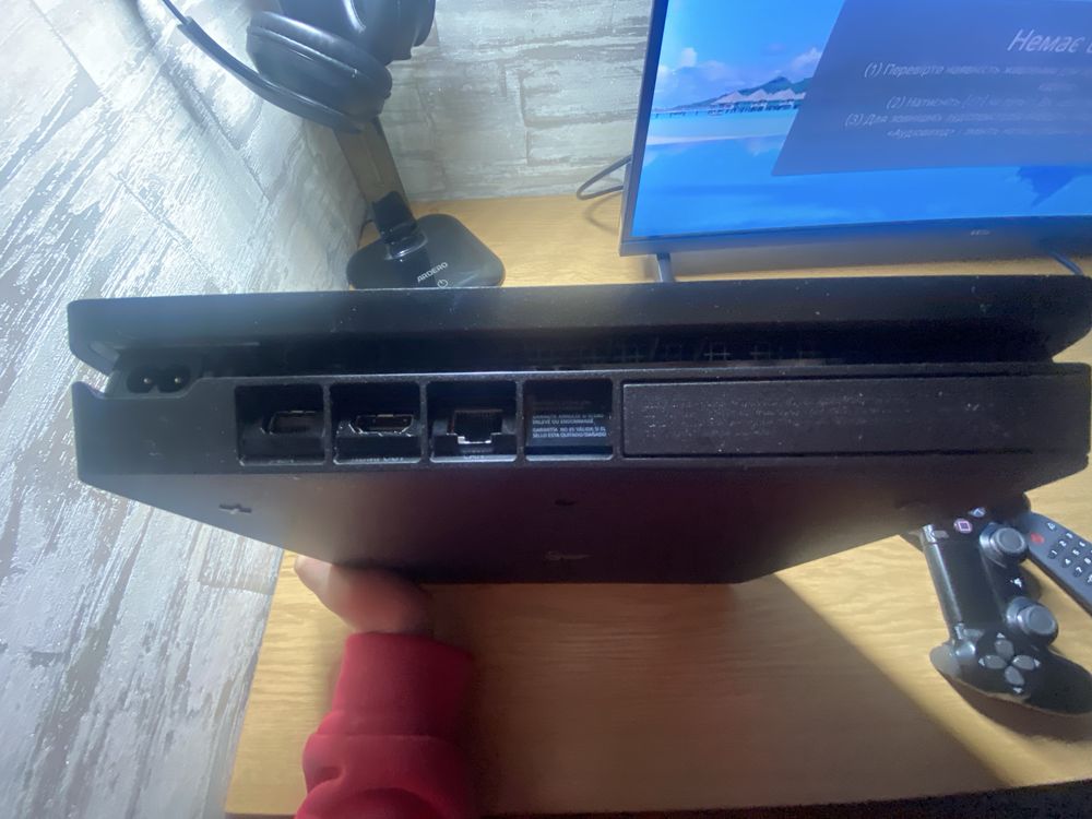 Продам ігрову консоль Ps4
