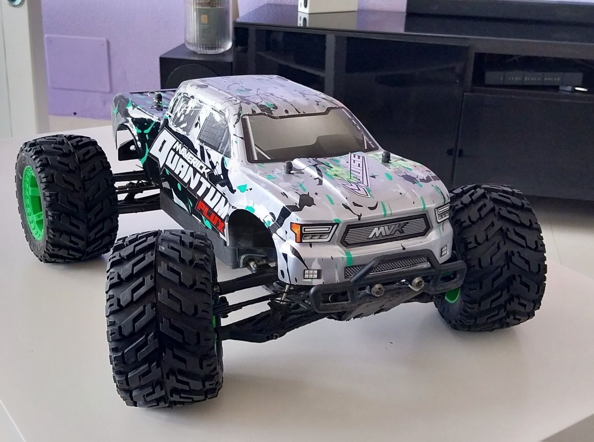 Carro rc Quantum MT FLUX  1/10 4WD Maverick

Necessita:
4