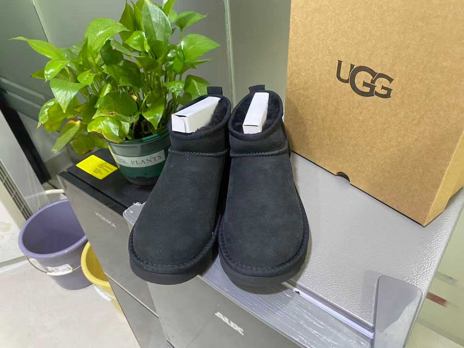 Ugg ultra mini czarny zara