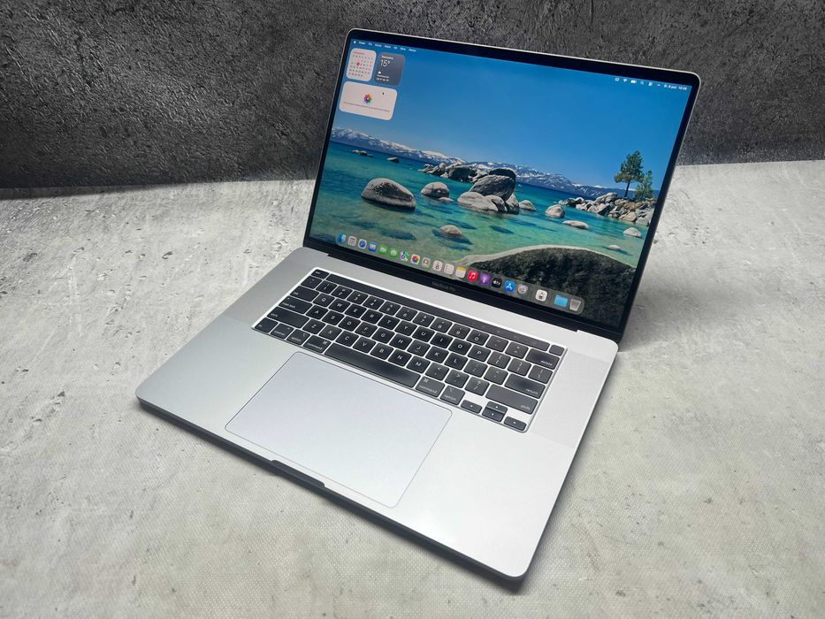 MacBook Pro / i7-9750H / 16GB DDR4 / 512SSD / Radeon Pro 5300M / 16 3K