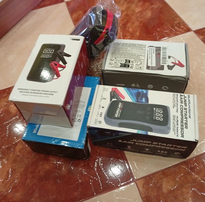 Бустер 4 в 1. Пусковий+бездротовий насос+павербанк+ліхтар 8800 мАг