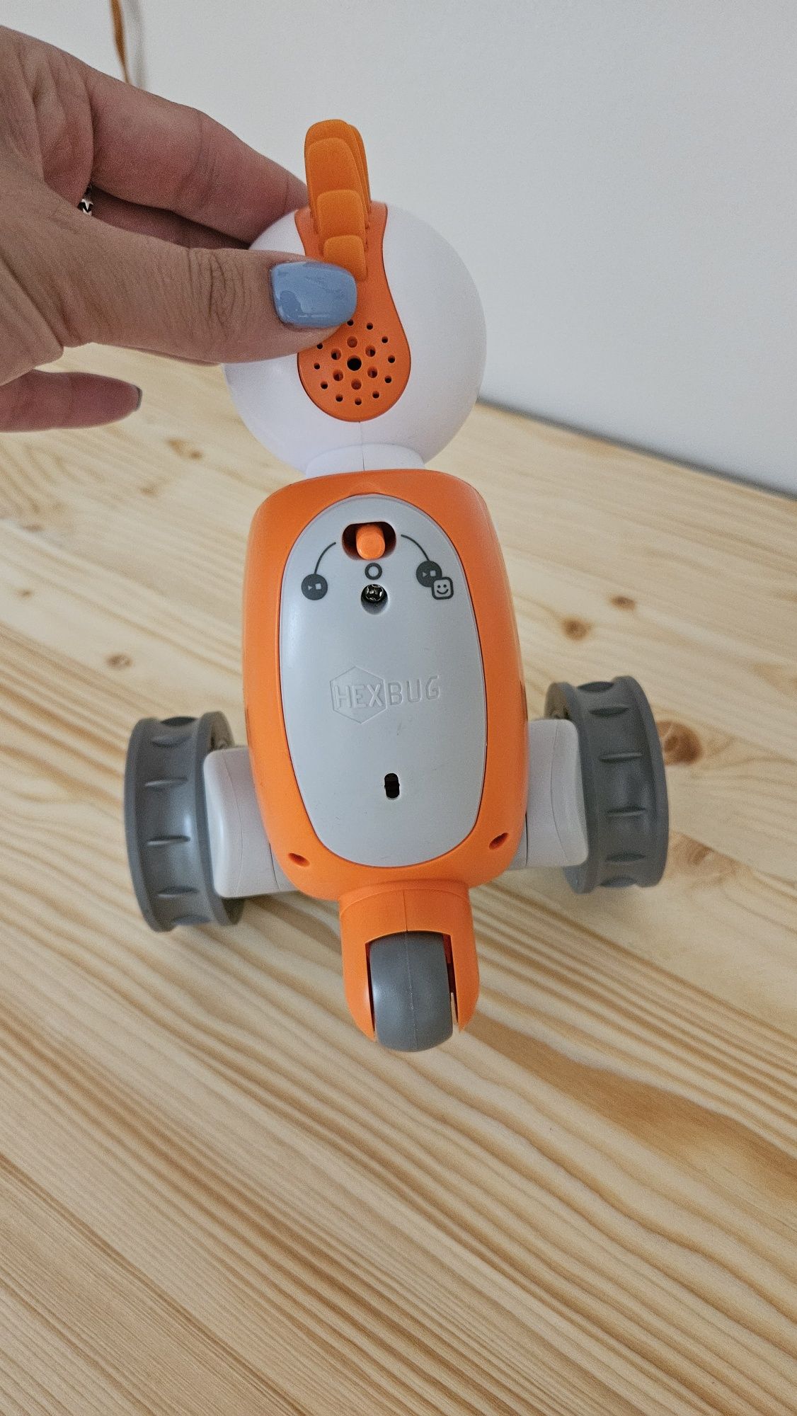 Zabawka robot na pilota