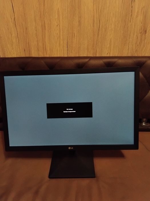 Монитор LED 22 LG у гарному робочему стані