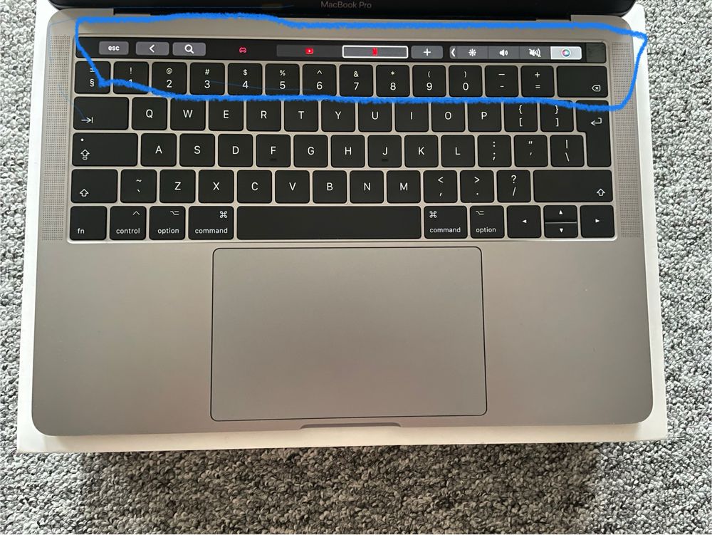 Macbook air 13”  Touchbar