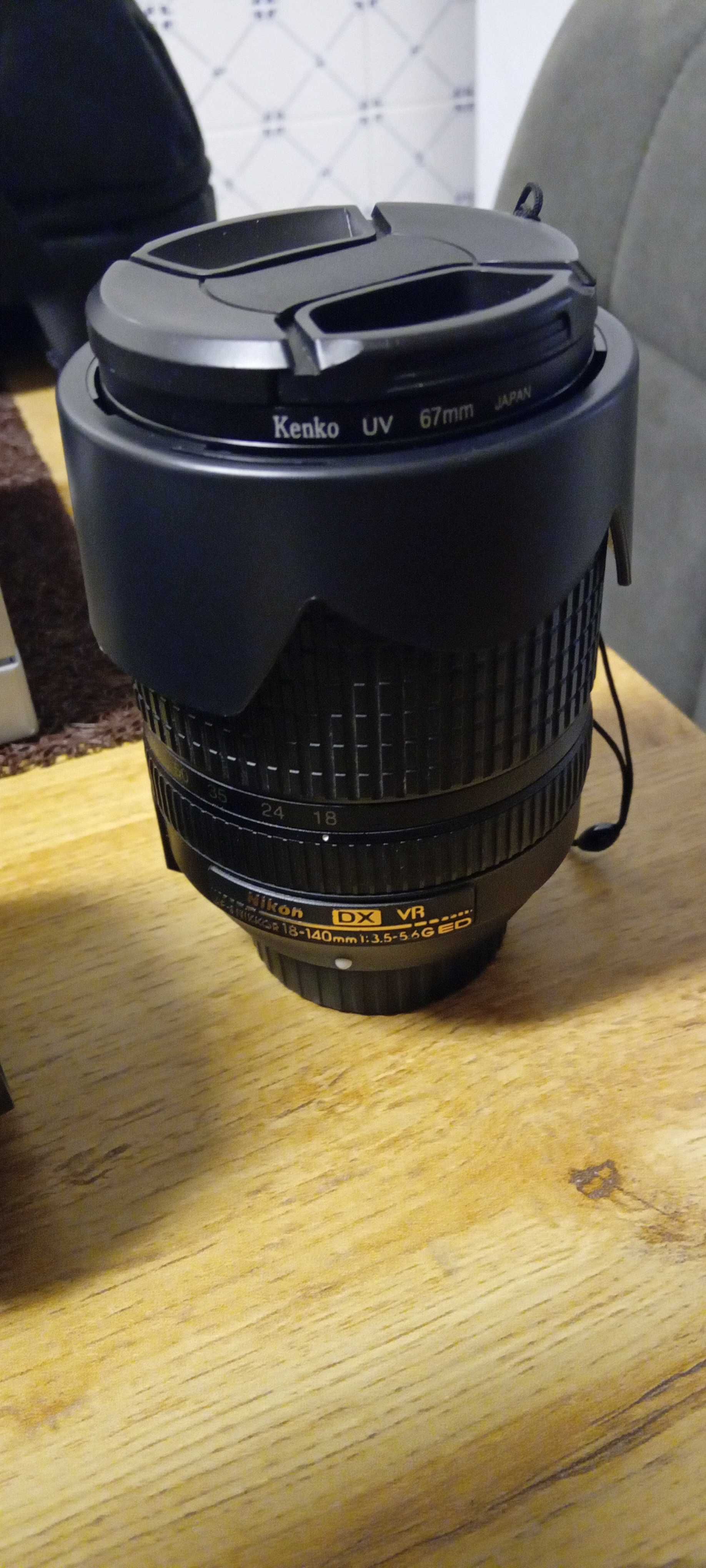 Nikon D7100 imaculada com 26914 disparos,  2 lentes e flash externo