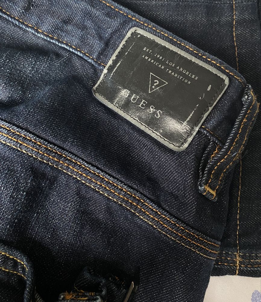 Jeansowe męskie spodnie typu tapered jeans GUESS r. S - 30