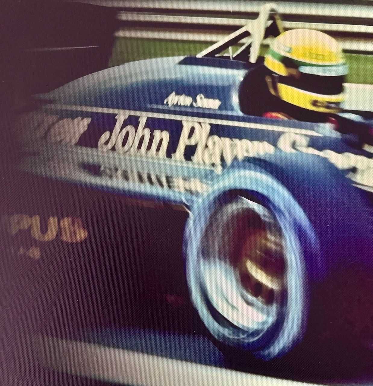 Fotografia de Ayrton Senna em tela fotográfica - 60x30