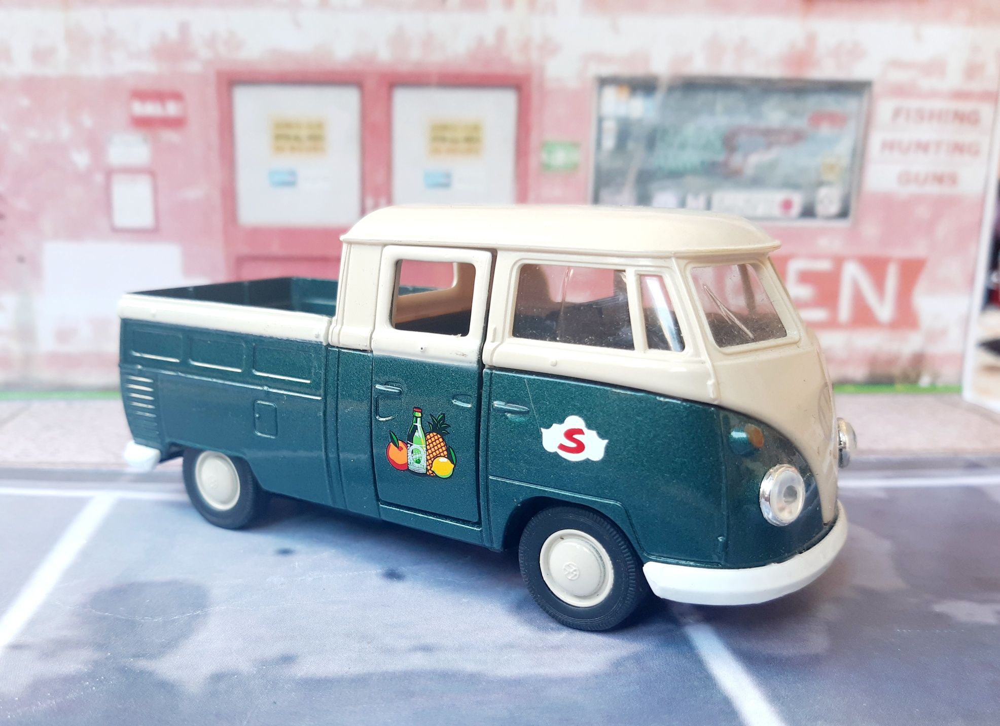 Volkswagen T1 double cabin Sumol  1/32