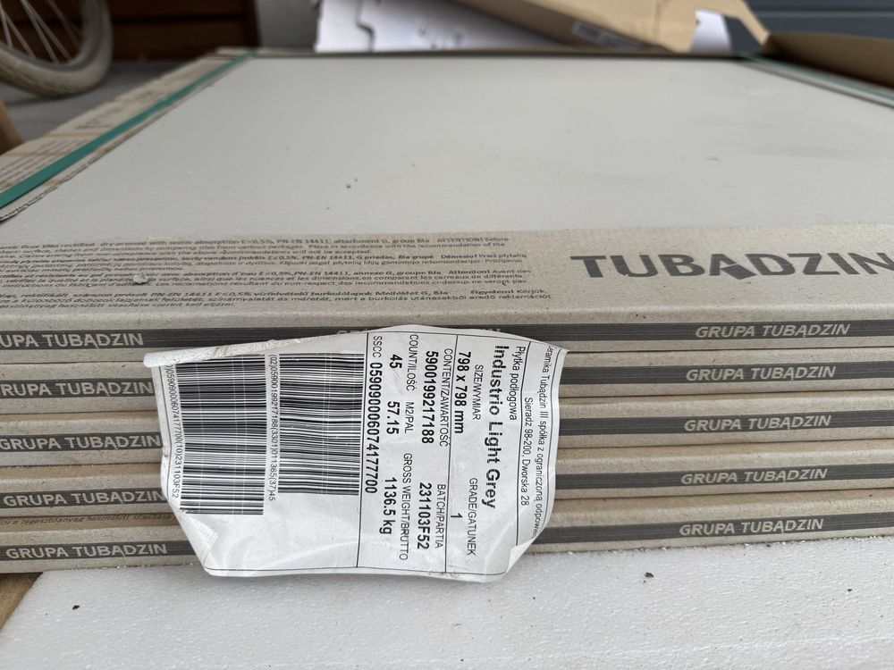 Nowe płytki 80x80 Tubądzin Ind MAT Light Grey  Gat.1