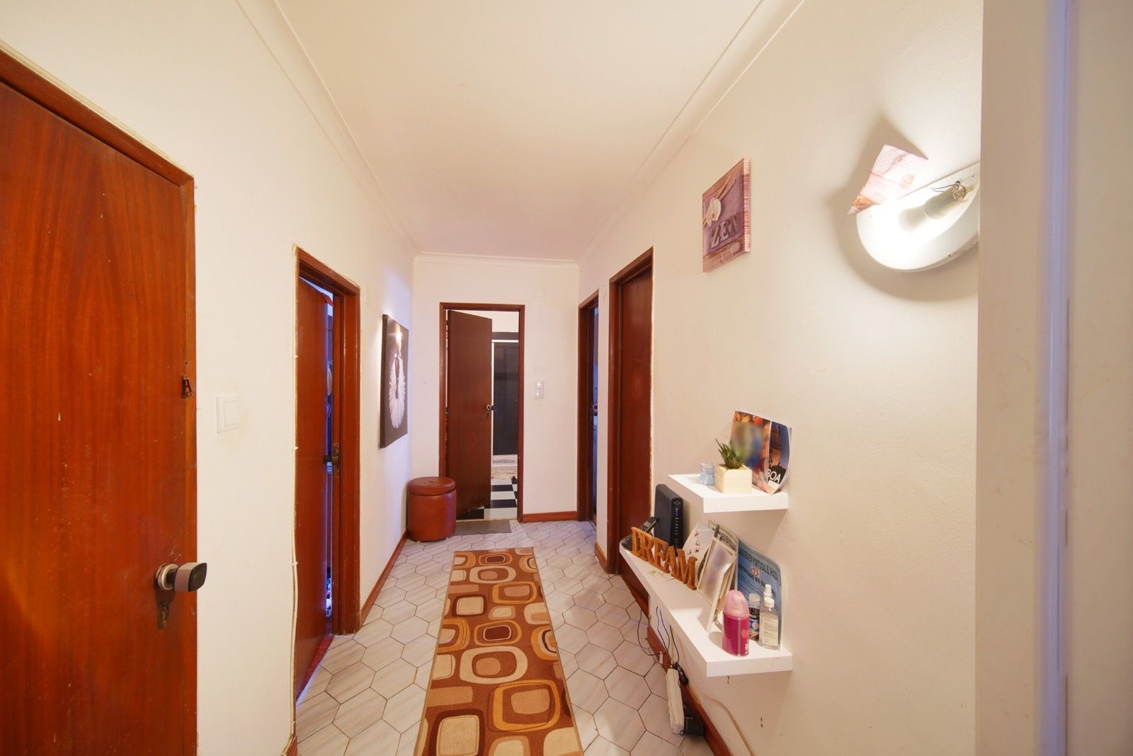 Apartamento Com Dois Armazéns