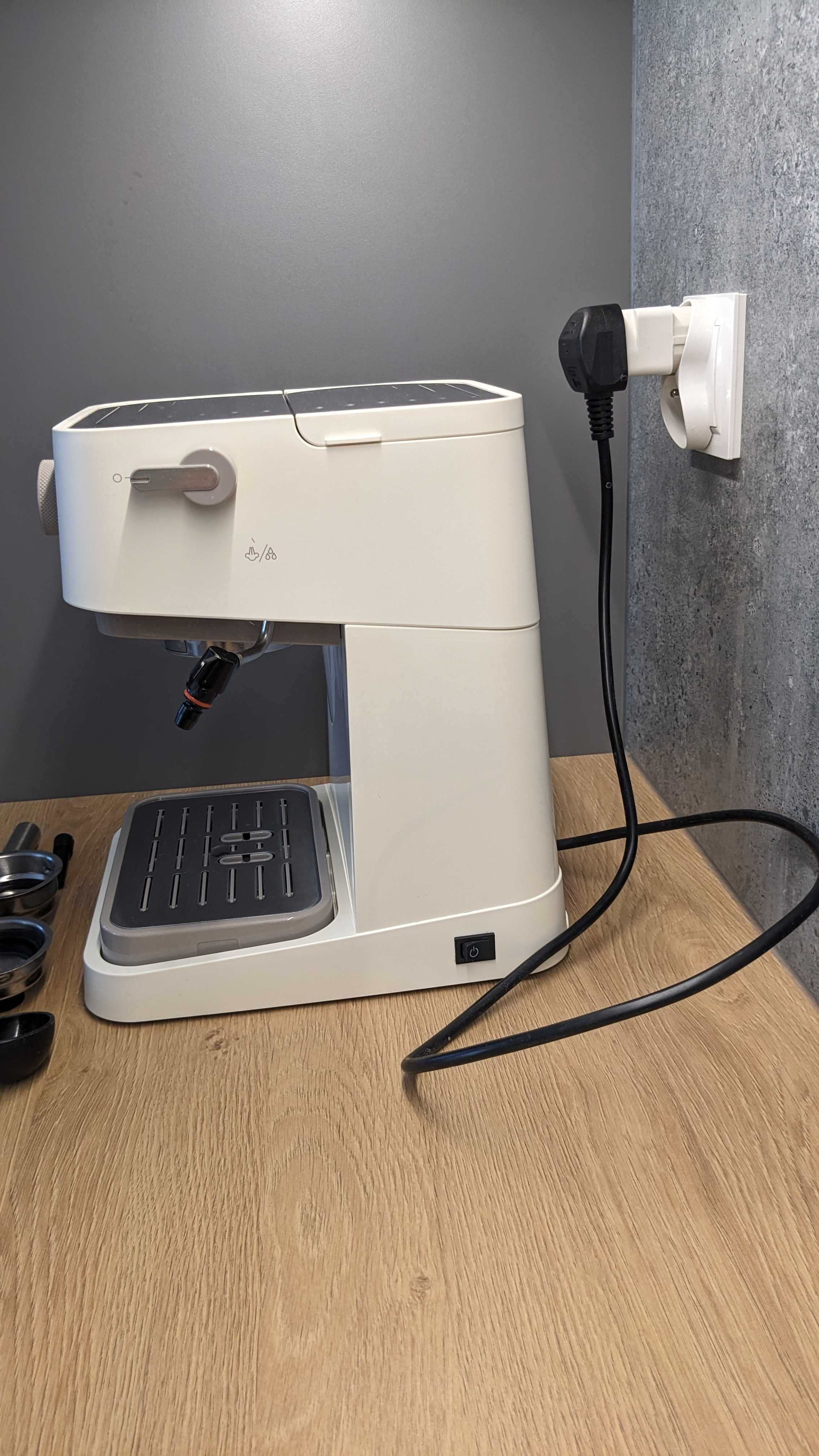 Używany ekspres kolbowy do kawy De’Longhi Stilosa EC 260W - 15 barów
