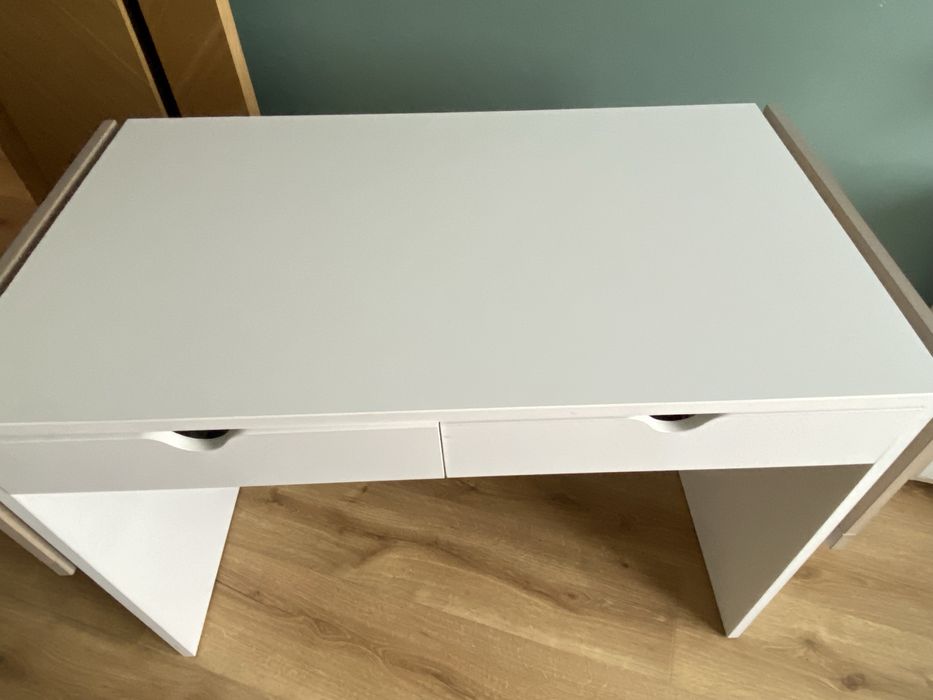 Biurko mlodzieżowe  marki  Vox