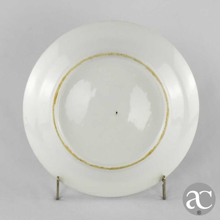 Prato raso porcelana europeia, séc. XIX pintado decorado com flores N1