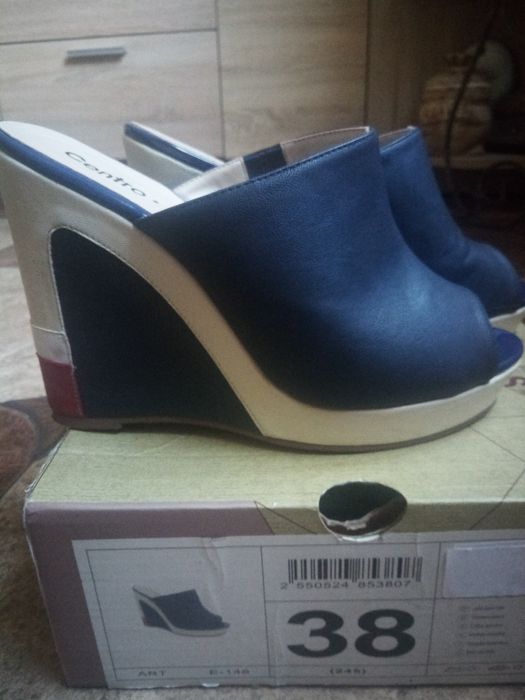 Сабо, 38 розмір.