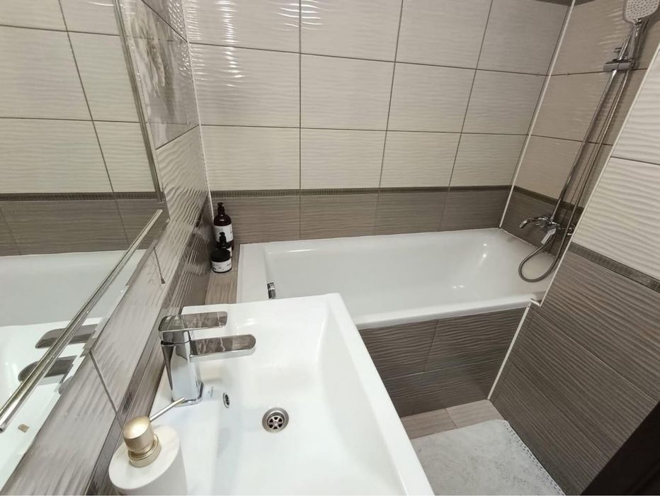 Продається 2км квартира на Дружбі, вул. Лучаківського