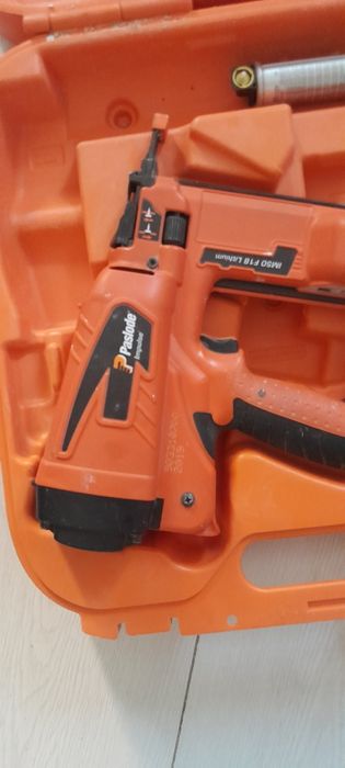 Gwoździarka Paslode IM50 F18 lithium do wykończeń używana , uszkodzona