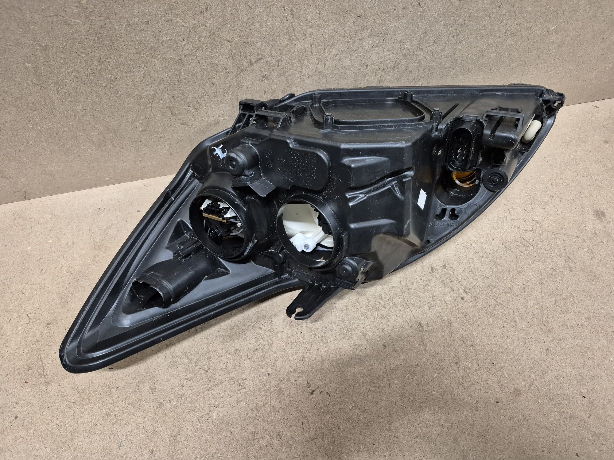 Lampa reflektor ford Focus mk2 lift prawy europa
