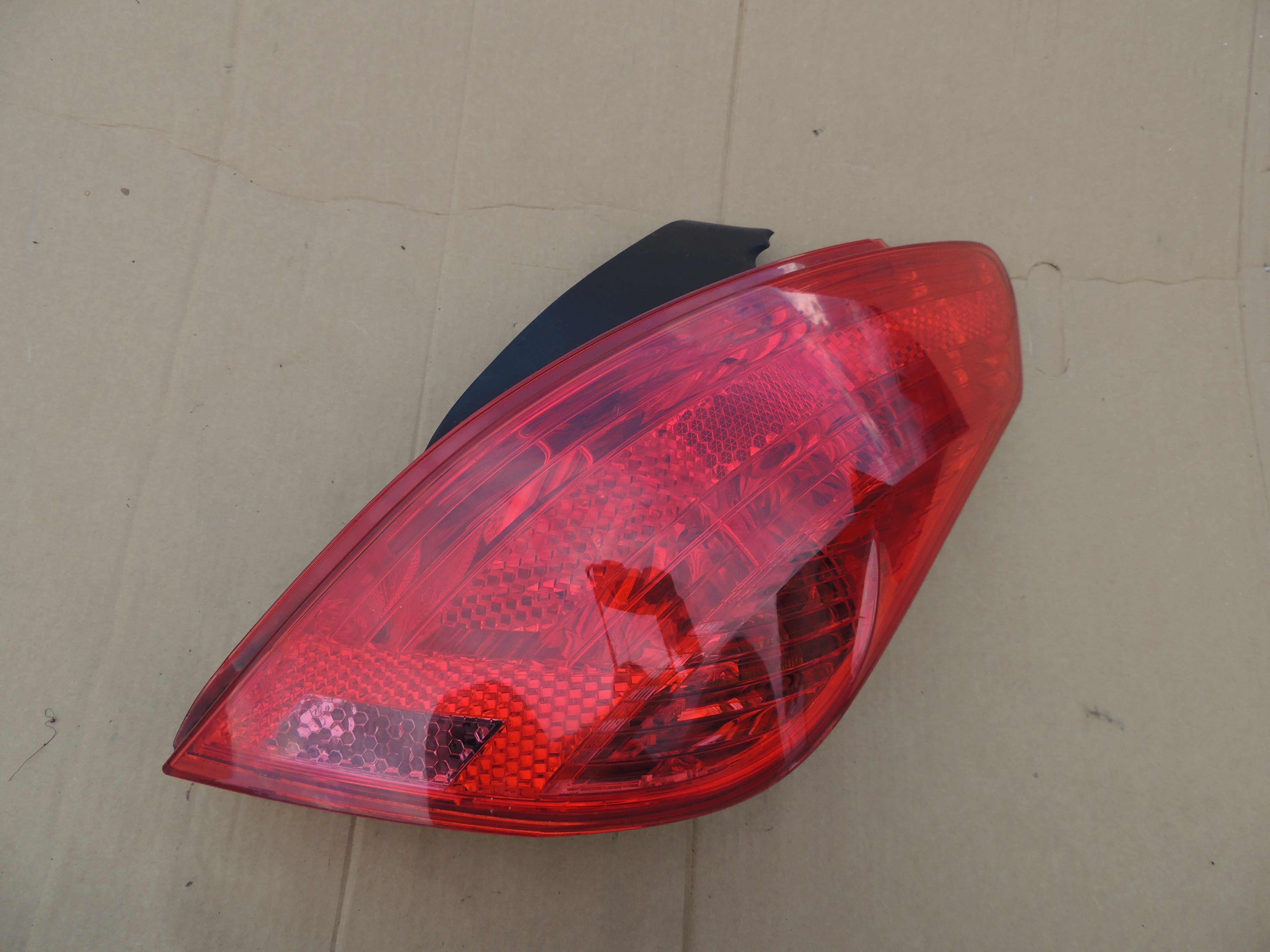 Lampa tył tylna prawa europejska Peugeot 308 HB T7 07,08,09,10,11-13