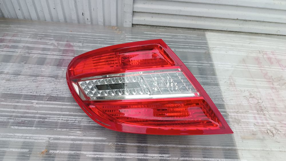 Vendo farolim esquerdo de Mercedes W 204 ano 2007/11