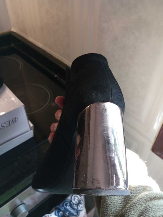 Bota preta camurça 39 Bershka