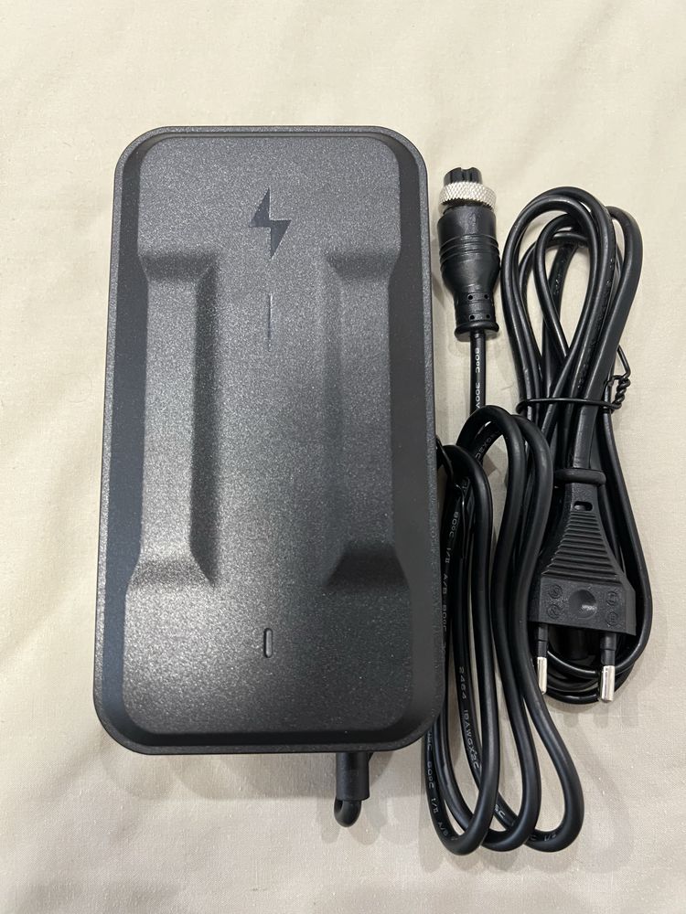 Зарядний пристрій LiFePO4   14.6V   7A