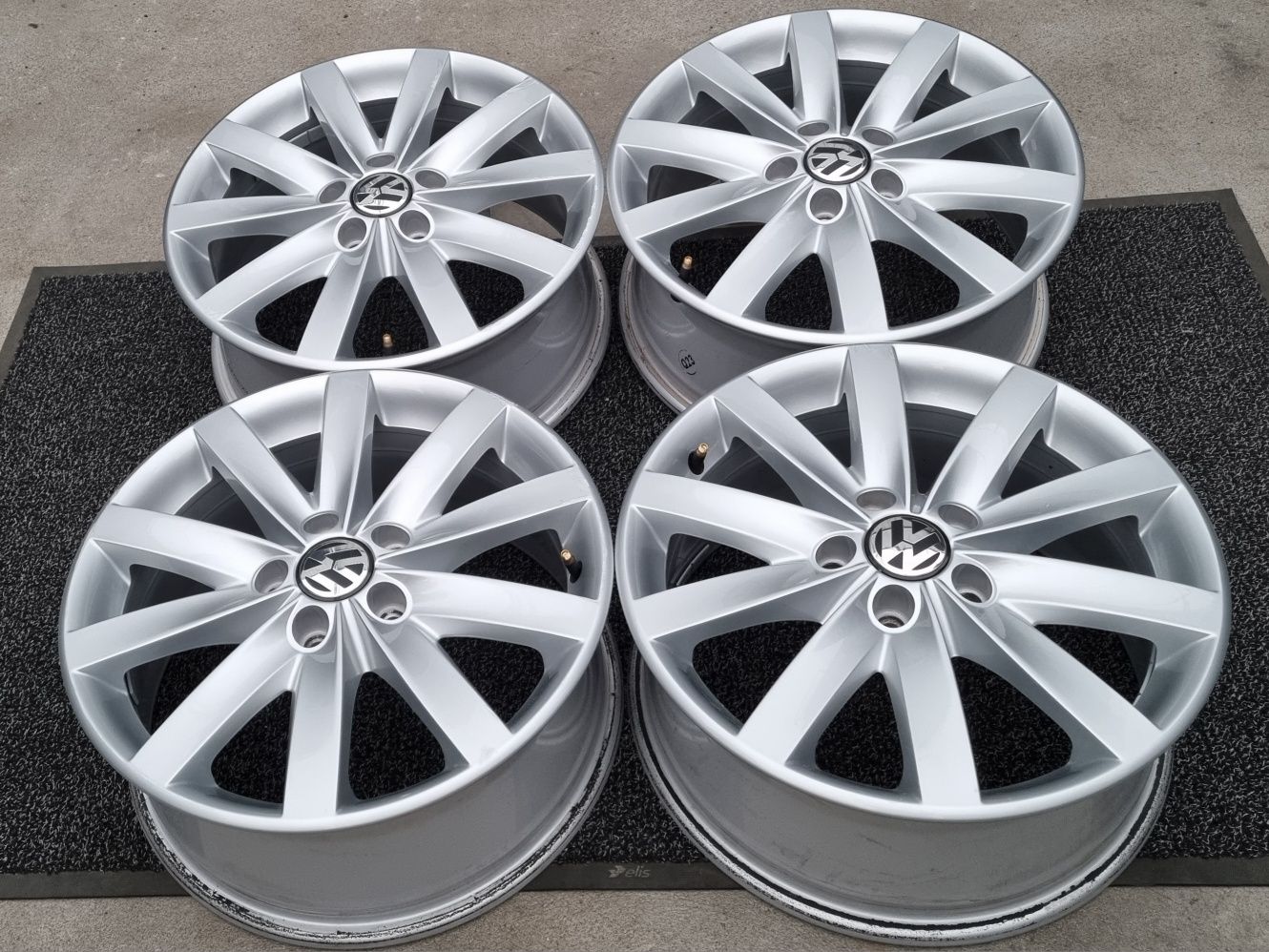 Felgi Alu 17" VW Golf V VI VII Touran Caddy Jetta 5x112 Oryginalne