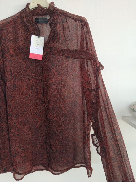 Blusa com padrão floral e com folhos - Lefties - Tamanho L - Nova!