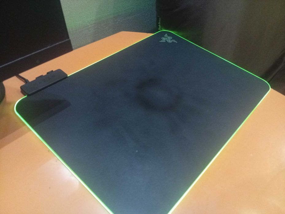 Мышка Razer Naga Trinity и коврик с подсветкой Razer Firefly V2