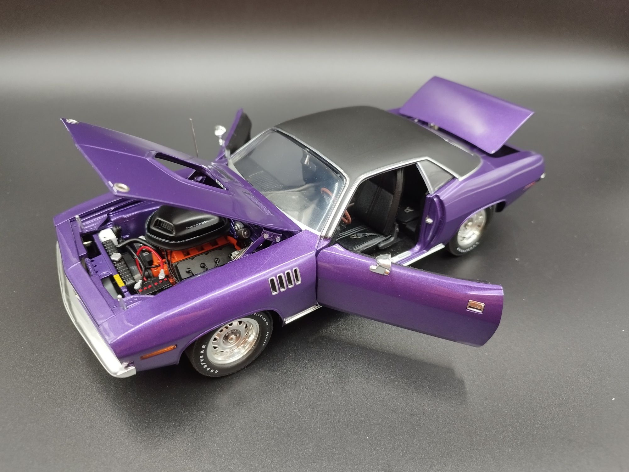 1:18 ACME YCID 1971 Plymouth Cuda model limit 96 sztuk