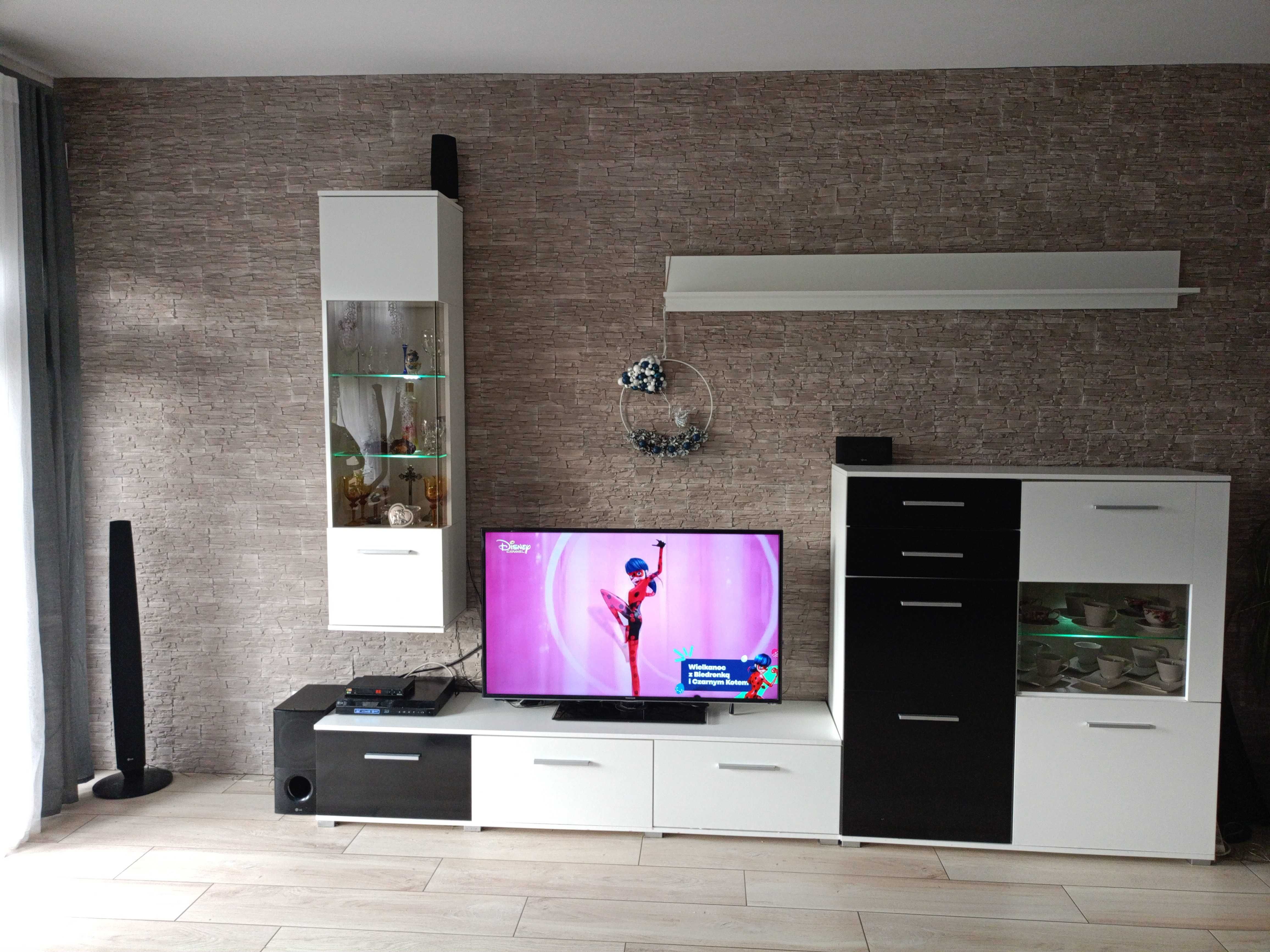 Meblościanka do salonu, komoda, witryna, szafka pod tv