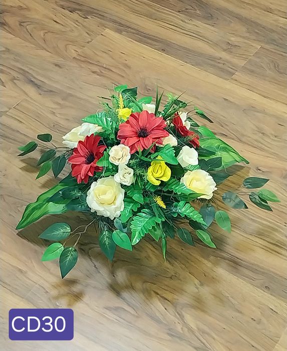 Stroik na grób cmentarz kompozycja kwiaty wiązanka bukiet