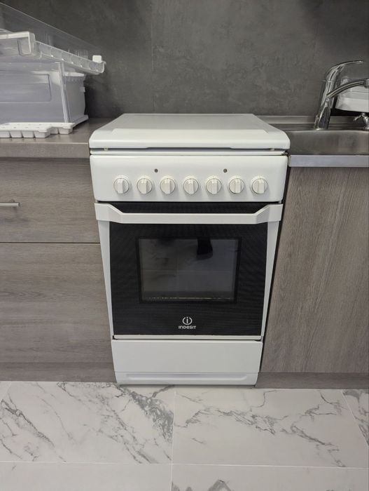 Продам електроплиту