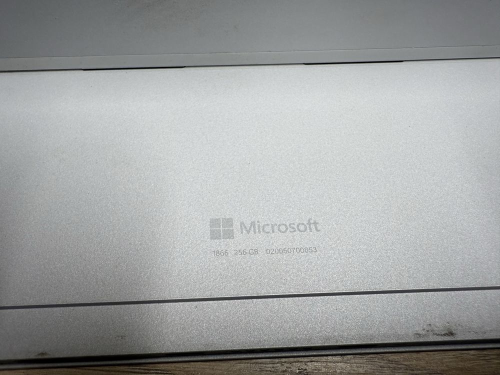 Microsoft Sufrace pro 7 i5-10th/16/256gb плата дефектна,акб ок