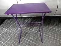 Mesa pequen violeta
