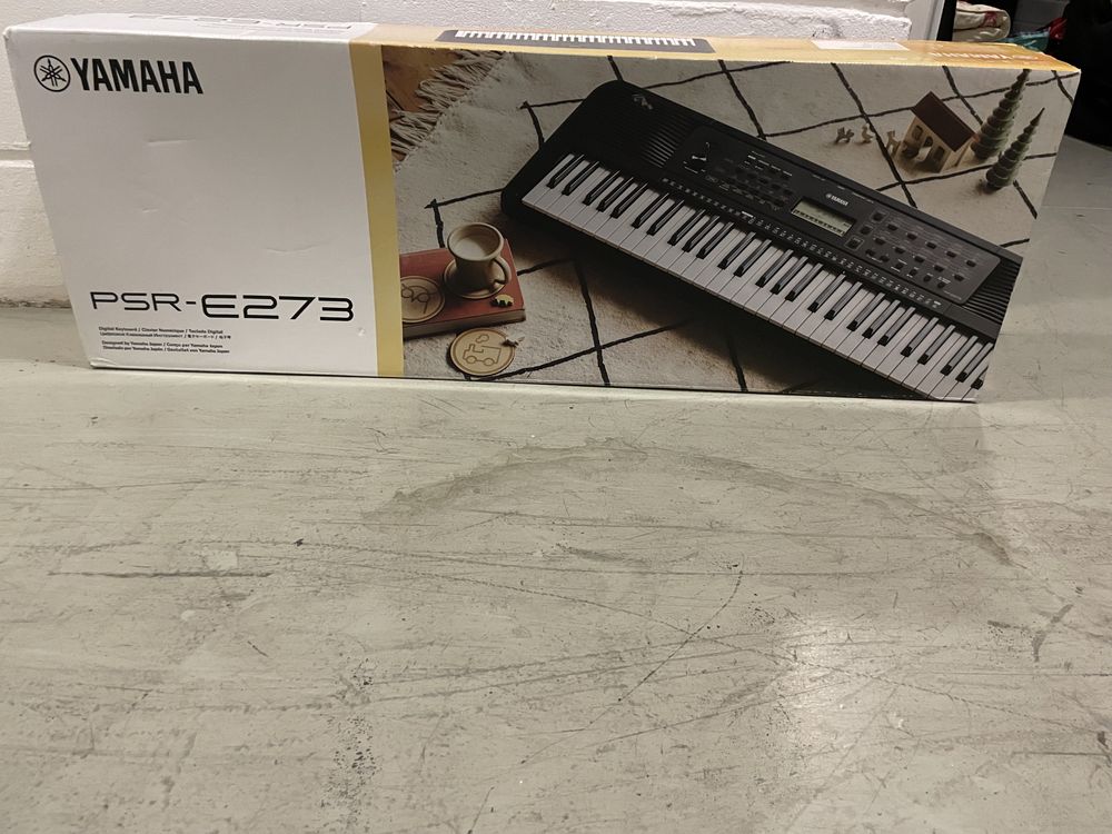 Teclado yamaha psr-E273