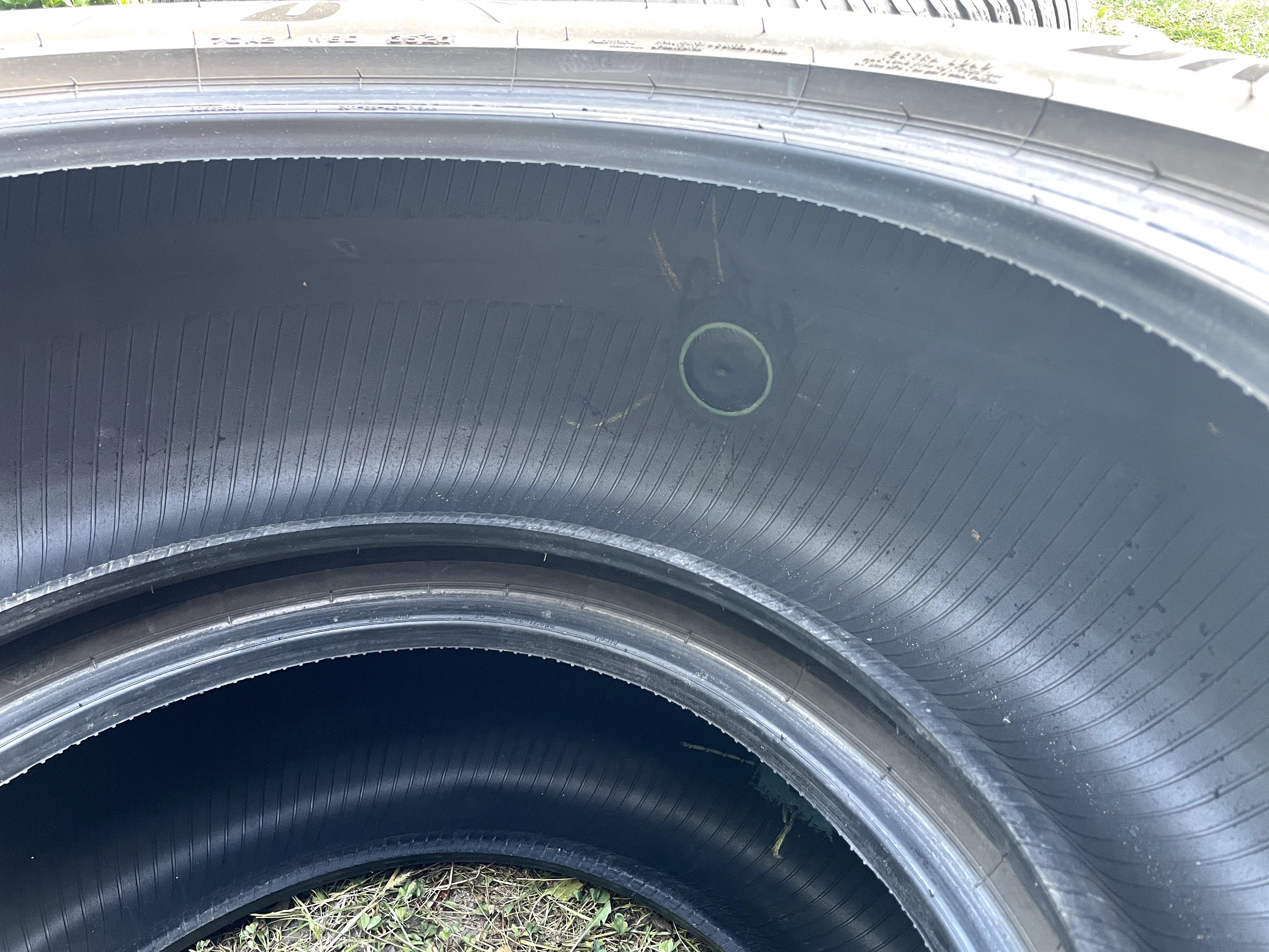Bridgestone Blizzak LM005 275/50 R20