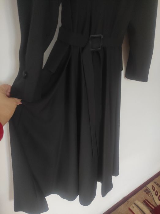 Sukienka zapinana na guziki, dwurzędowa