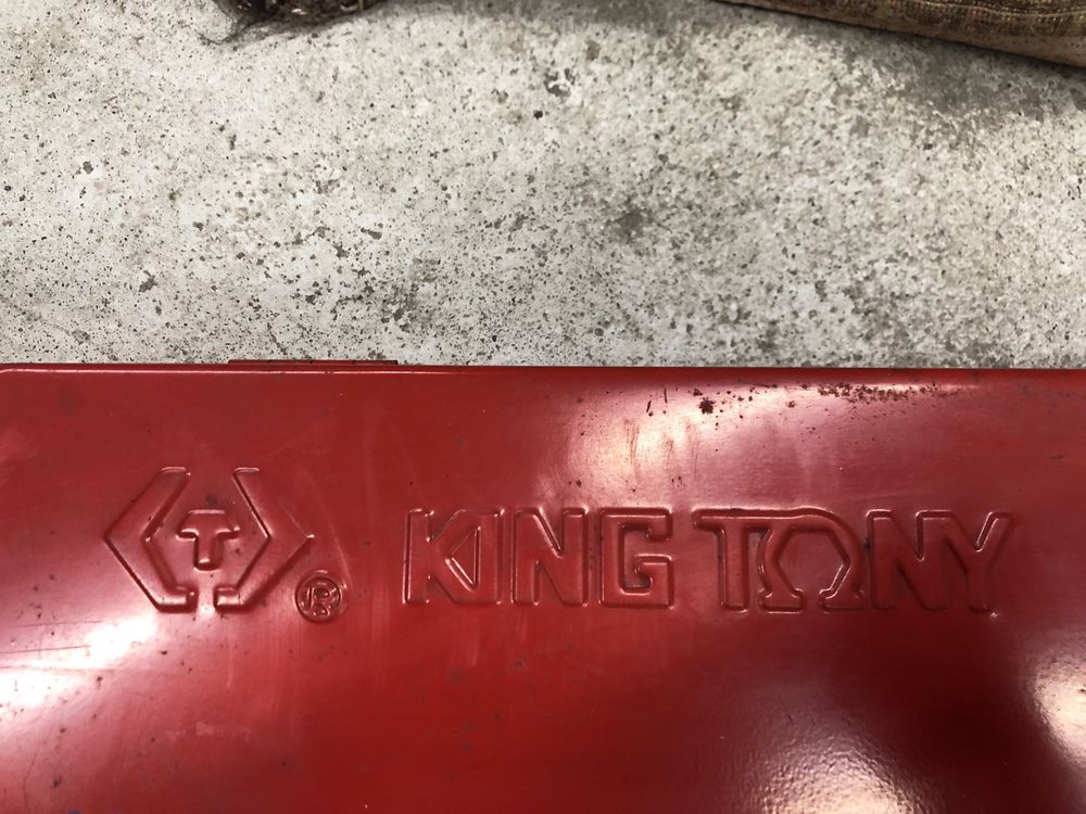 Zestaw kluczy nasadowych King Tony + klucze plasko oczkowe Kuznia