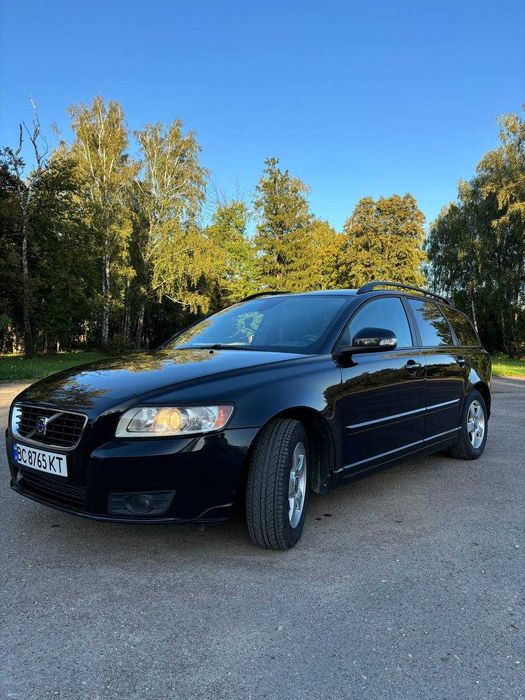Продам Volvo v50 2009рік 1.6d 110 к.с.